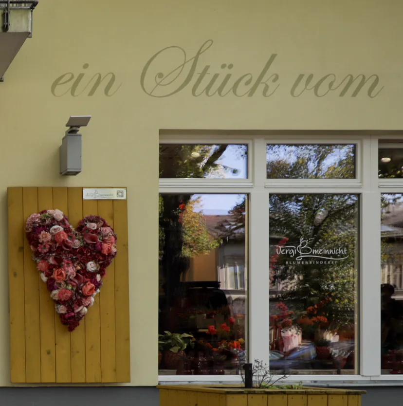 Fassadenbeschriftung für einen Blumenladen